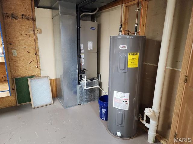 9575 County Road 410, Hannibal, MO 63401