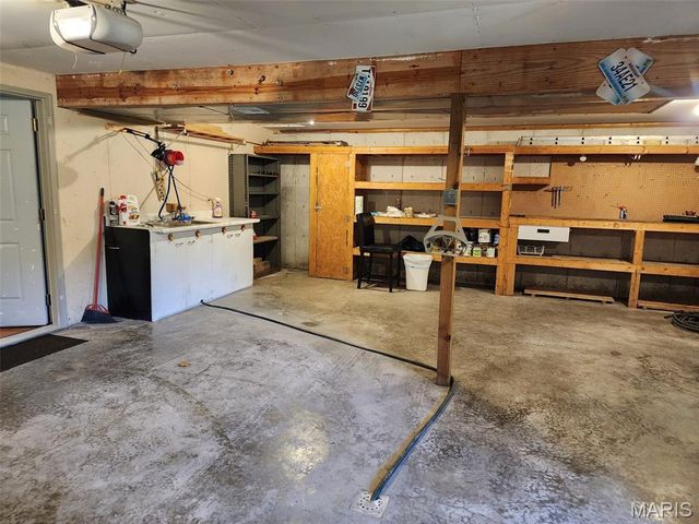 9575 County Road 410, Hannibal, MO 63401