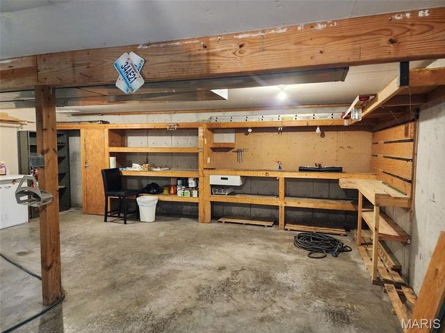 9575 County Road 410, Hannibal, MO 63401