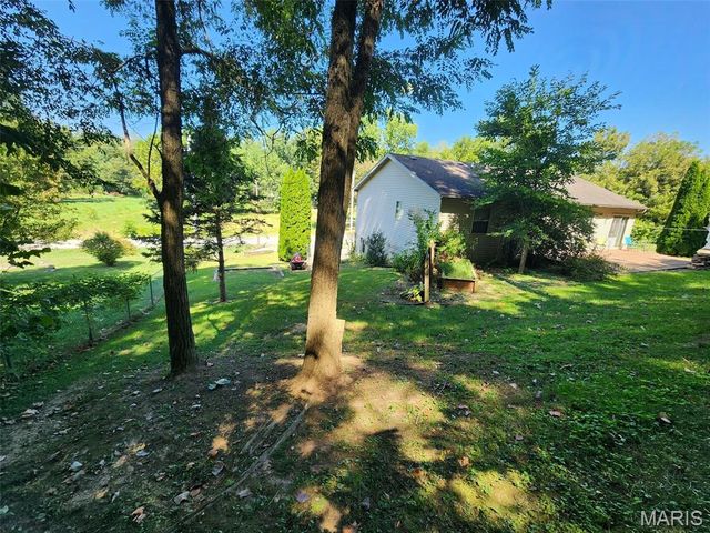 9575 County Road 410, Hannibal, MO 63401