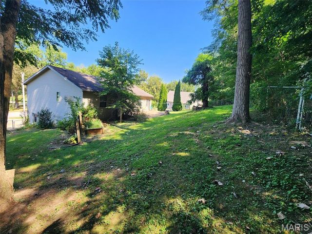 9575 County Road 410, Hannibal, MO 63401