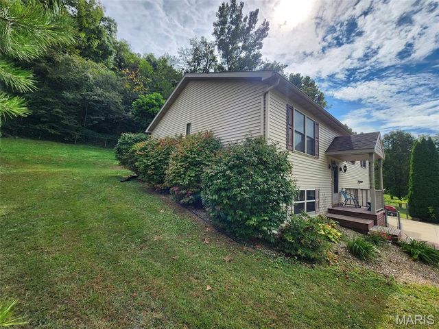 9575 County Road 410, Hannibal, MO 63401