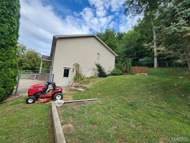 9575 County Road 410, Hannibal, MO 63401