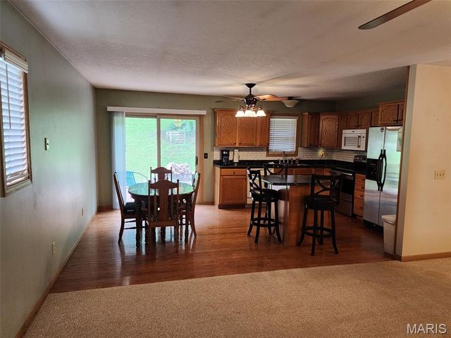 9575 County Road 410, Hannibal, MO 63401