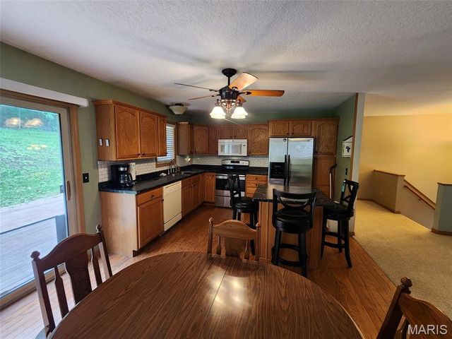 9575 County Road 410, Hannibal, MO 63401