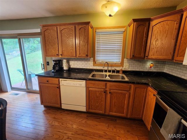 9575 County Road 410, Hannibal, MO 63401