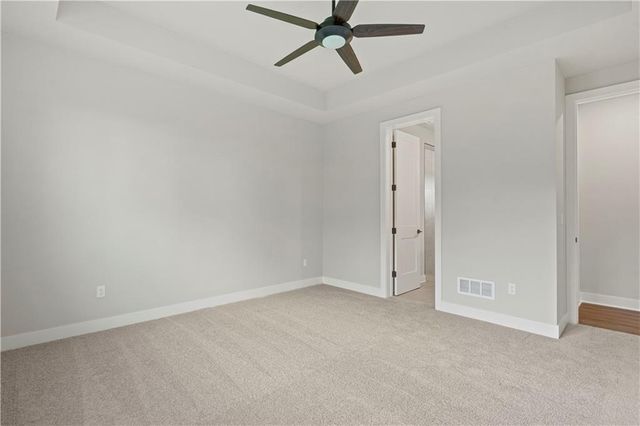 1565 Grayhawk Drive, Basehor, KS 66007