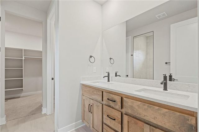 1565 Grayhawk Drive, Basehor, KS 66007