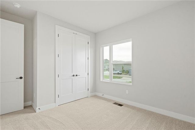 1565 Grayhawk Drive, Basehor, KS 66007