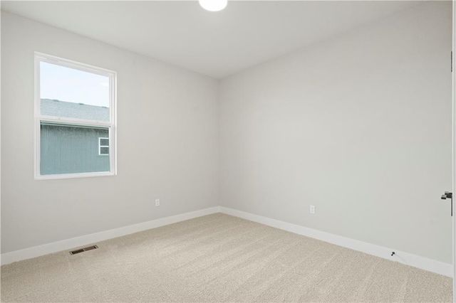 1565 Grayhawk Drive, Basehor, KS 66007