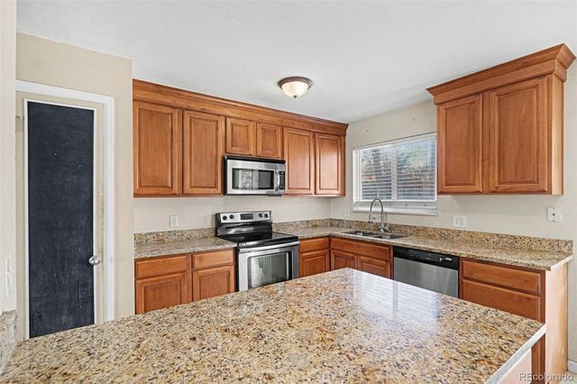 2679 S Memphis Way, Aurora, CO 80013