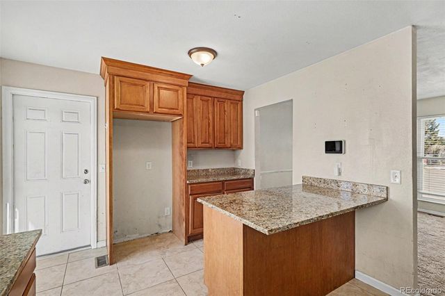 2679 S Memphis Way, Aurora, CO 80013