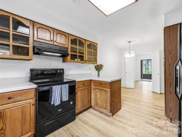 115 Bent Tree Drive F2 + Garage, Hendersonville, NC 28739