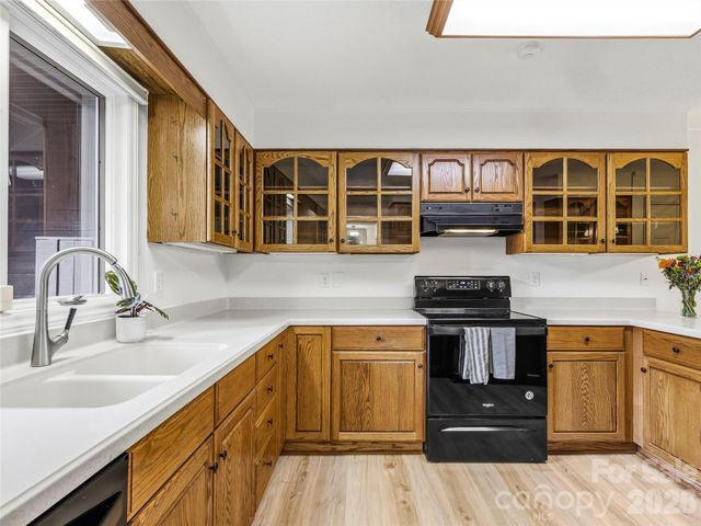 115 Bent Tree Drive F2 + Garage, Hendersonville, NC 28739