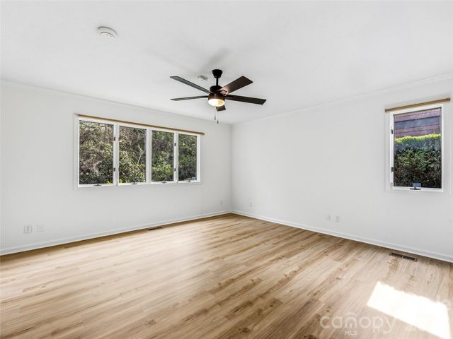 115 Bent Tree Drive F2 + Garage, Hendersonville, NC 28739