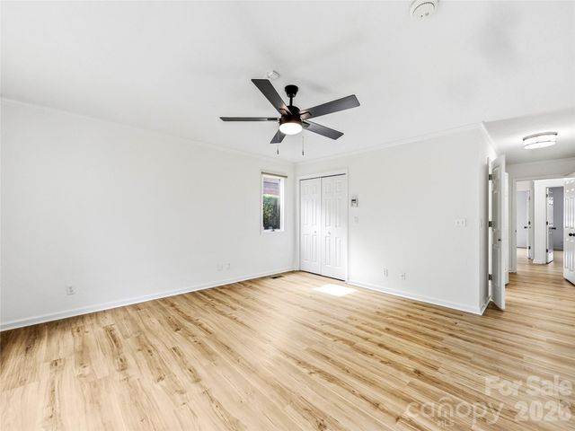 115 Bent Tree Drive F2 + Garage, Hendersonville, NC 28739