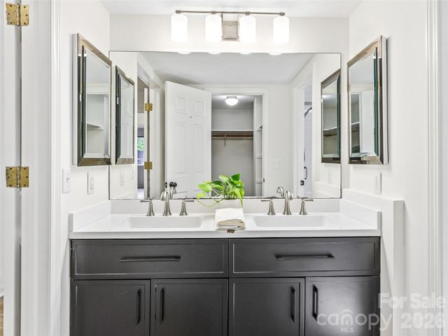 115 Bent Tree Drive F2 + Garage, Hendersonville, NC 28739