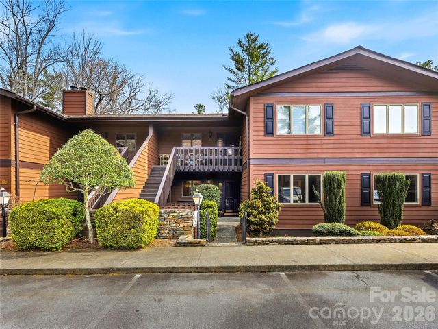 115 Bent Tree Drive F2 + Garage, Hendersonville, NC 28739