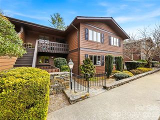 115 Bent Tree Drive F2 + Garage, Hendersonville, NC 28739