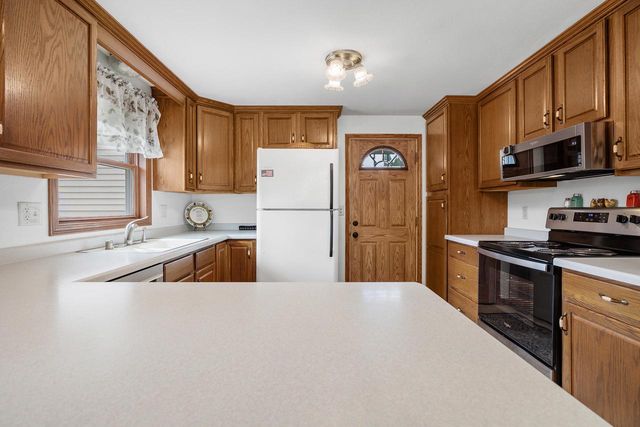 815 Jackson DRIVE, Cleveland, WI 53015