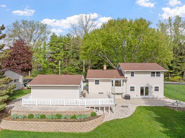 815 Jackson DRIVE, Cleveland, WI 53015