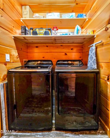 367 Wiley Oakley Drive, Gatlinburg, TN 37738