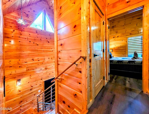 367 Wiley Oakley Drive, Gatlinburg, TN 37738