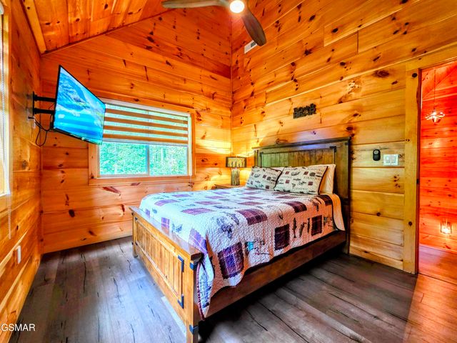 367 Wiley Oakley Drive, Gatlinburg, TN 37738