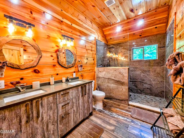 367 Wiley Oakley Drive, Gatlinburg, TN 37738