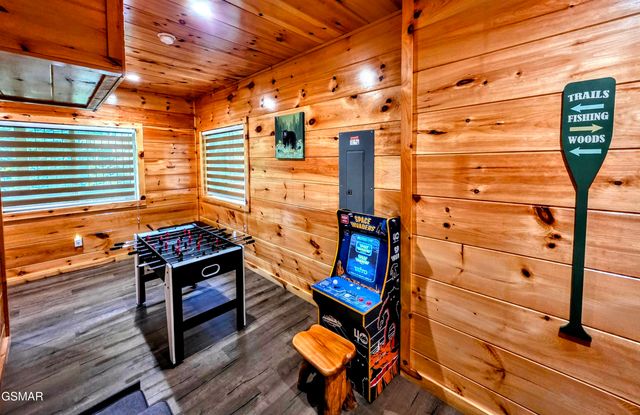 367 Wiley Oakley Drive, Gatlinburg, TN 37738