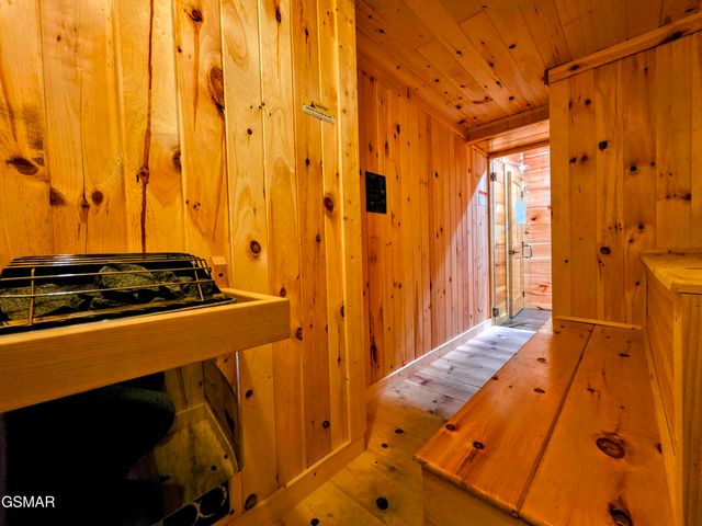 367 Wiley Oakley Drive, Gatlinburg, TN 37738