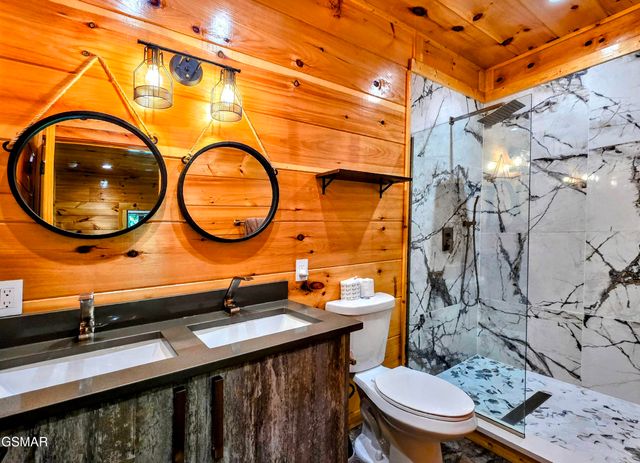 367 Wiley Oakley Drive, Gatlinburg, TN 37738