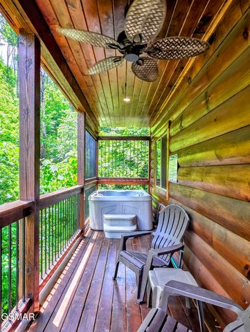 367 Wiley Oakley Drive, Gatlinburg, TN 37738
