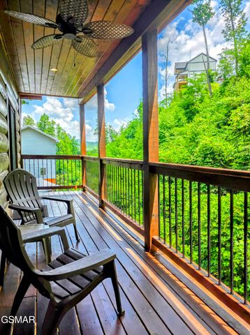 367 Wiley Oakley Drive, Gatlinburg, TN 37738