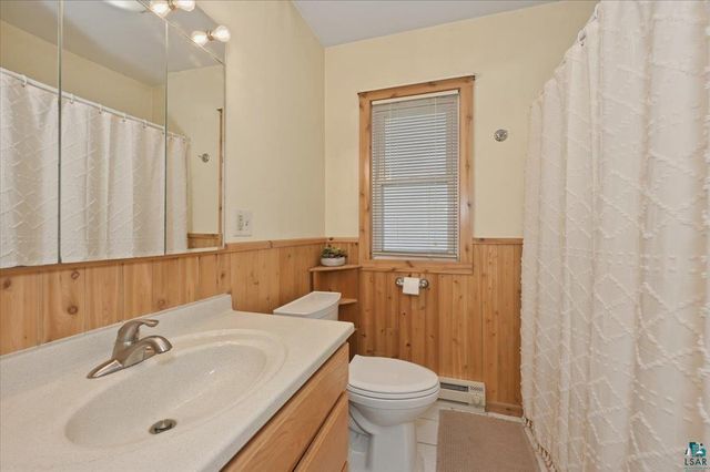 915 N 22nd St, Superior, WI 54880