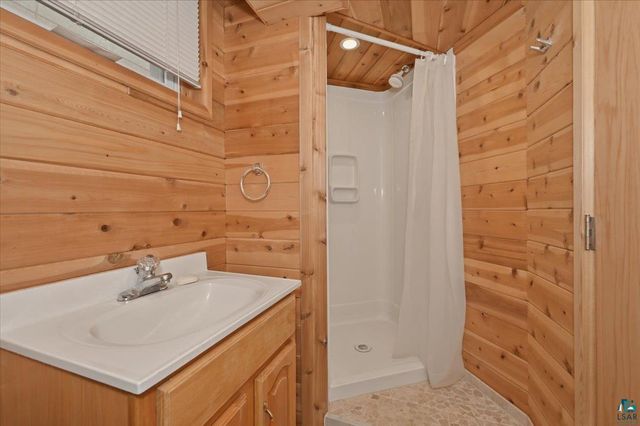915 N 22nd St, Superior, WI 54880