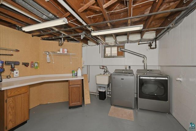 915 N 22nd St, Superior, WI 54880