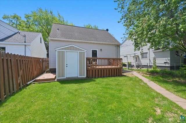 915 N 22nd St, Superior, WI 54880