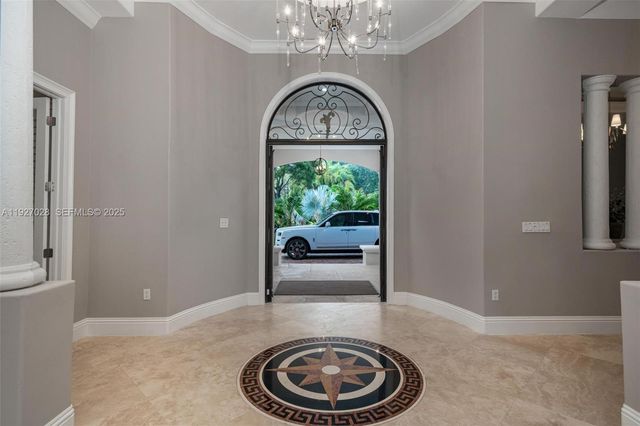 6890 SW 94th St, Pinecrest, FL 33156