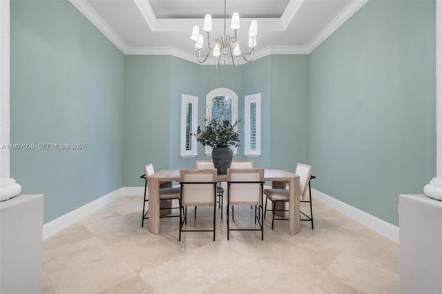 6890 SW 94th St, Pinecrest, FL 33156