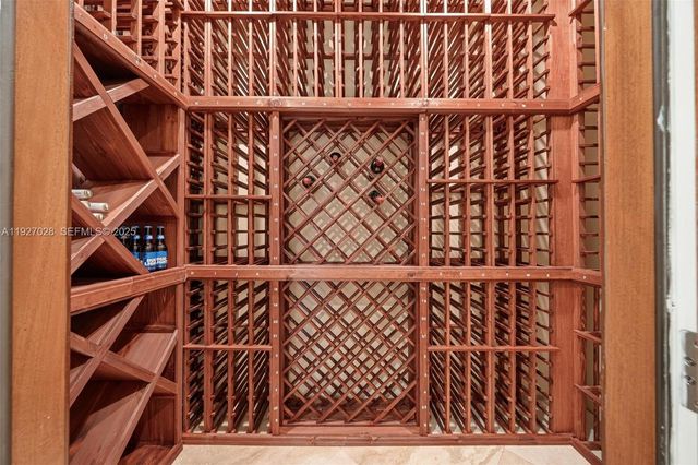 6890 SW 94th St, Pinecrest, FL 33156