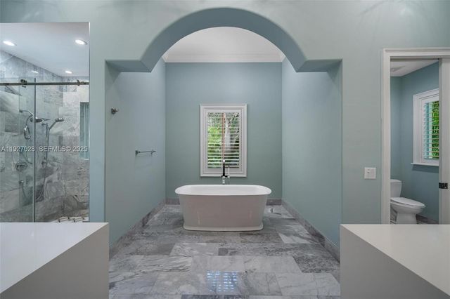 6890 SW 94th St, Pinecrest, FL 33156