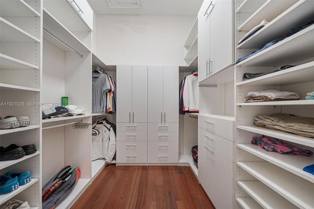 6890 SW 94th St, Pinecrest, FL 33156