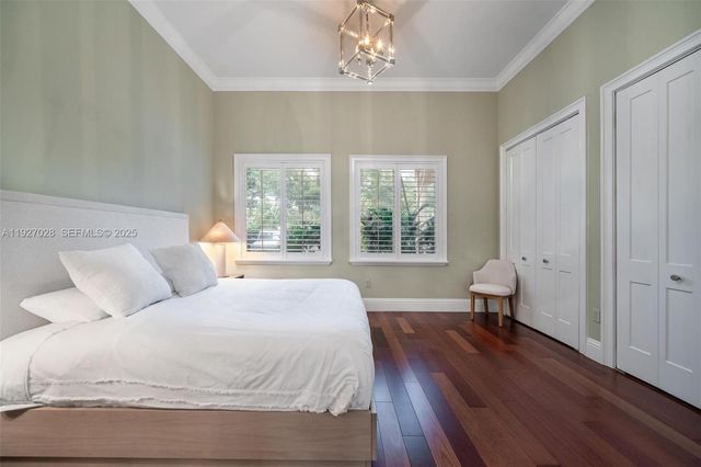 6890 SW 94th St, Pinecrest, FL 33156