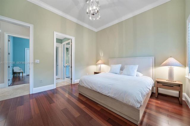 6890 SW 94th St, Pinecrest, FL 33156