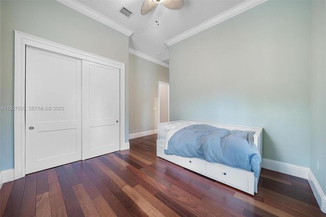 6890 SW 94th St, Pinecrest, FL 33156