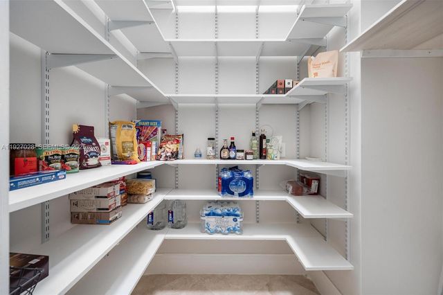 6890 SW 94th St, Pinecrest, FL 33156