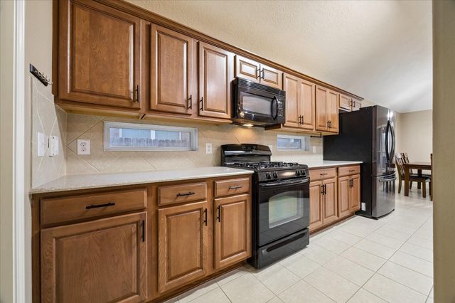 2613 Los Alamos Circle, Deer Park, TX 77536