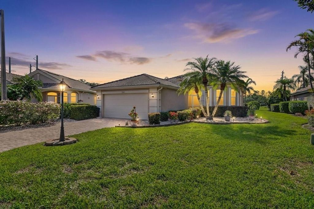 Image 2 of property listing at 7128 DREWRYS BLUFF, Bradenton, FL 34203