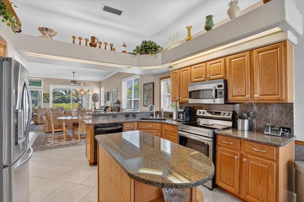 Image 11 of property listing at 7128 DREWRYS BLUFF, Bradenton, FL 34203